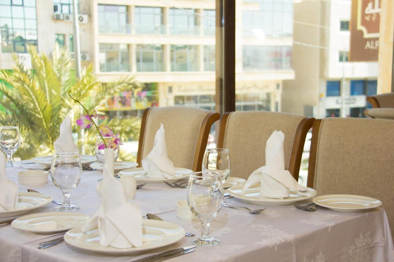 Thousand Nights Hotel Amman Zewnętrze zdjęcie Restaurant