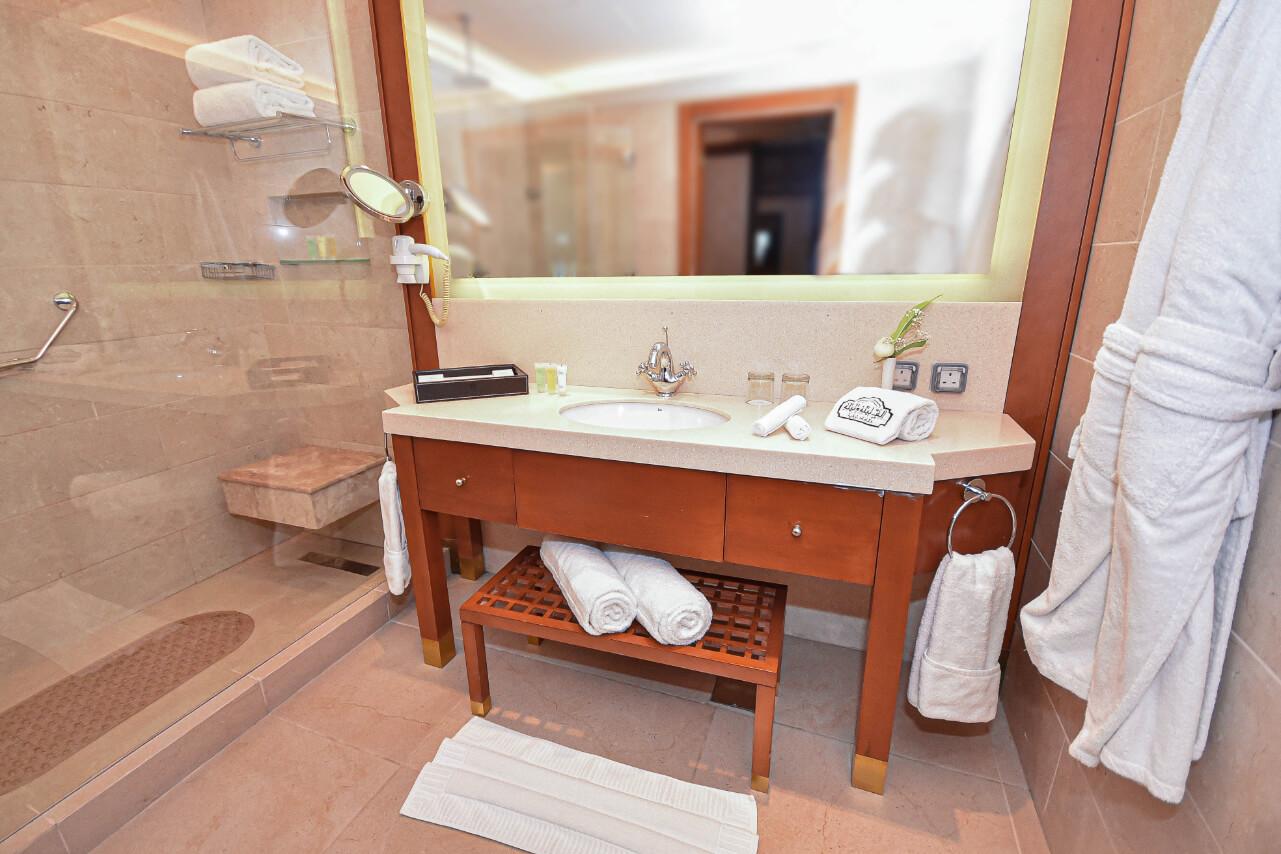 Thousand Nights Hotel Amman Zewnętrze zdjęcie Bathroom