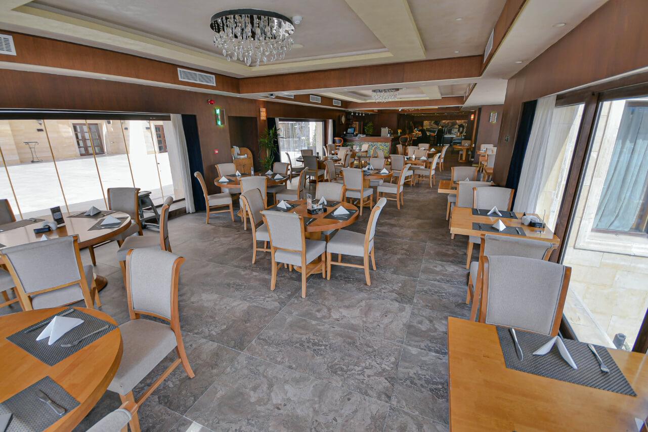 Thousand Nights Hotel Amman Zewnętrze zdjęcie A restaurant in Tokyo, Japan