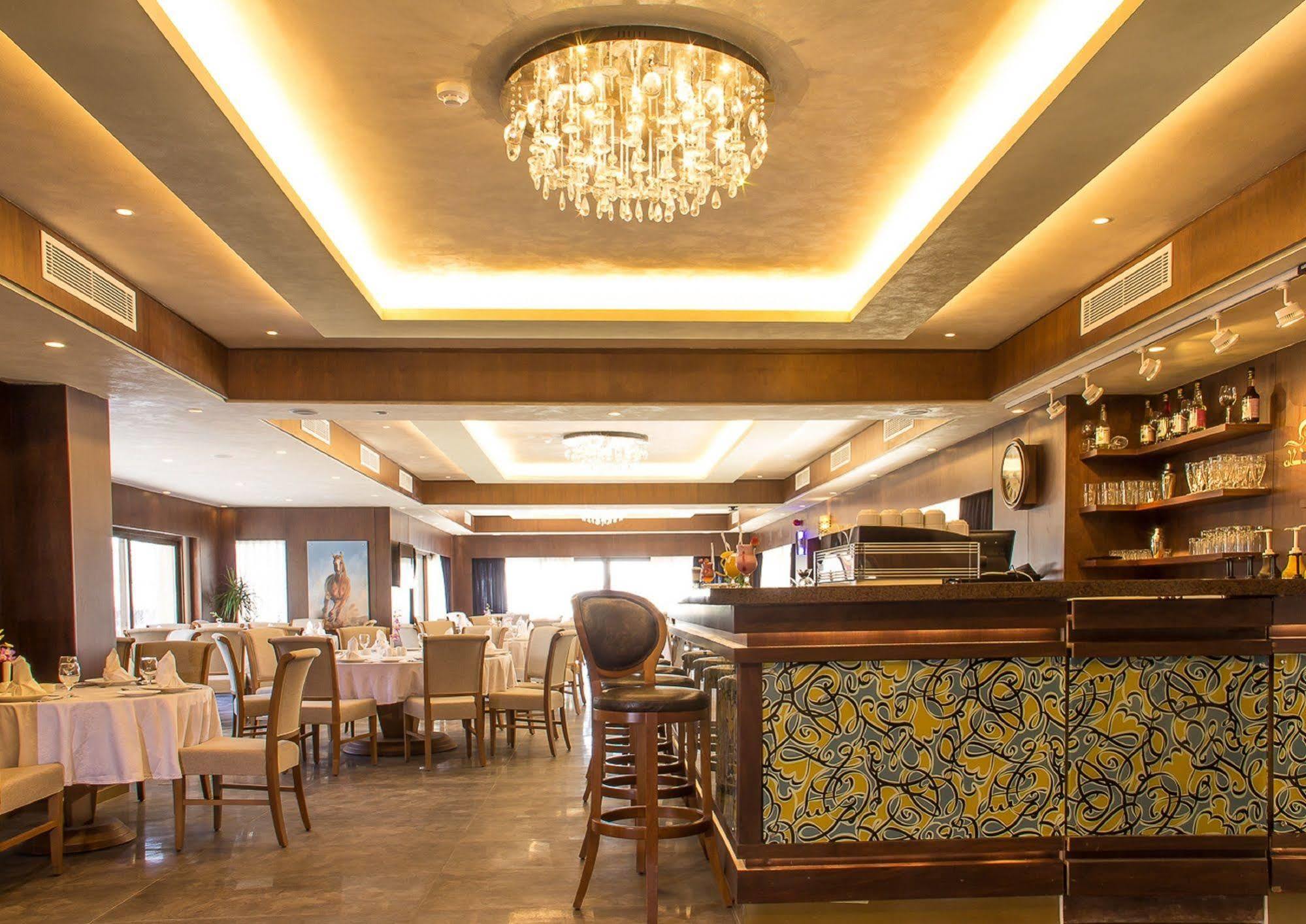 Thousand Nights Hotel Amman Zewnętrze zdjęcie Restaurant